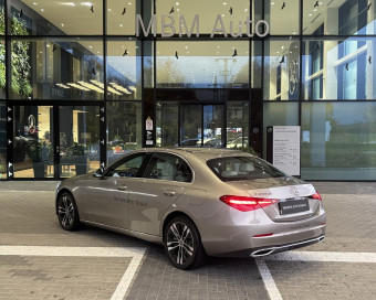C 300 de 4Matic 9G-TRONIC Plug-in hybrid 3